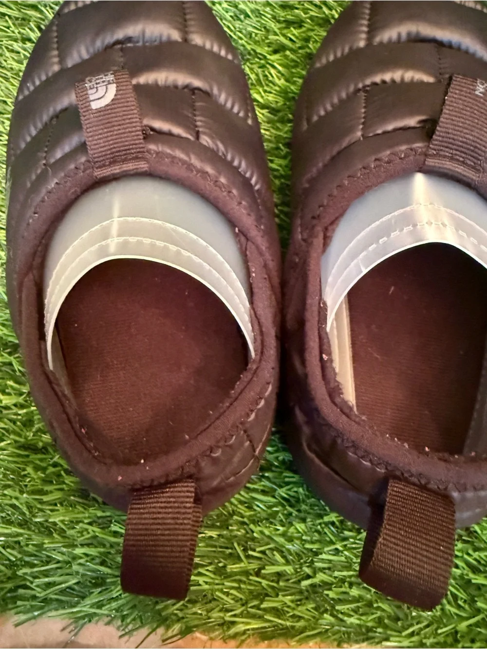 North Face Unisex Thermoball Traction Mule V Black Quilted Puffer Slippers 1Y